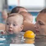 małe dzieci nauka plywania (31)