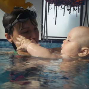 niemowlaki na basenie