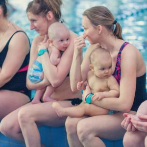 nauka pływania dla niemowląt