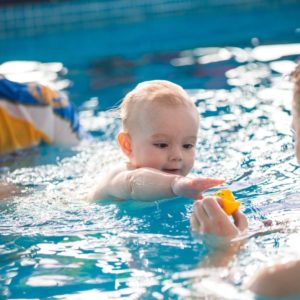 nauka pływania dla dorosłych poznań newtona