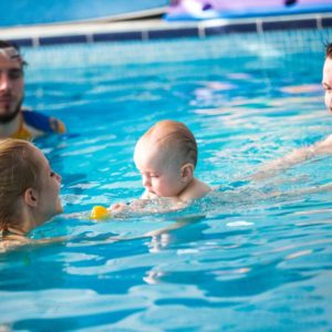 nauka pływania niemowląt poznań