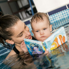 niemowlaki na basenie