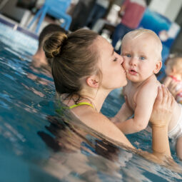 niemowlaki na basenie