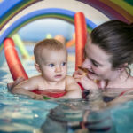 Black Friday fregata swimming