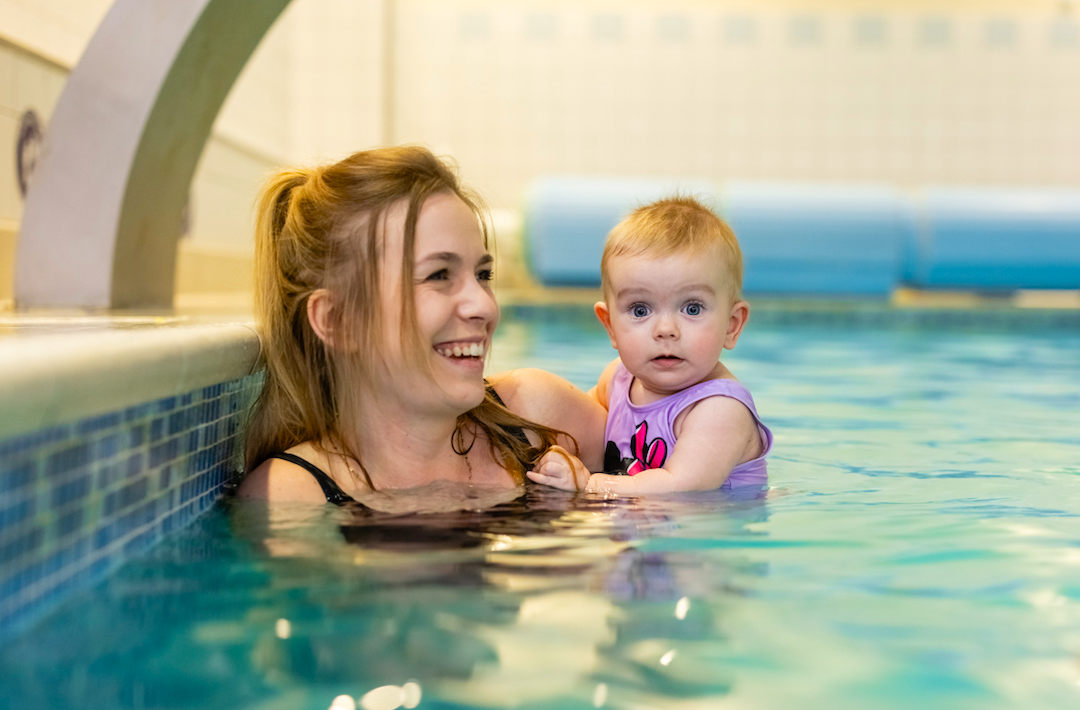 Pływanie niemowląt i małych dzieci bezpieczne