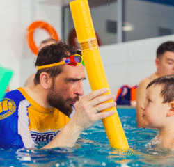Pływanie dzieci i niemowląt fregata swimming